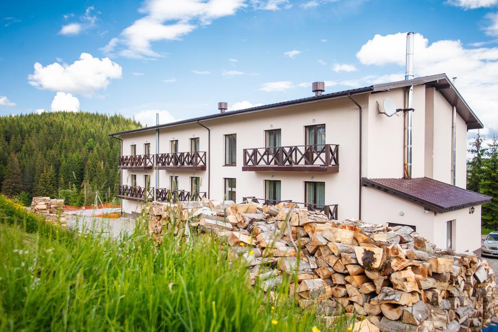 Skilandhouse Jablunytsja Exteriör bild